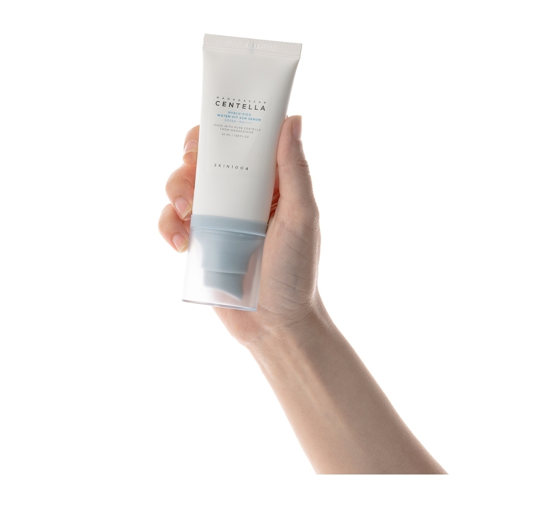 کرم ضد آفتاب بی رنگ سنتلا با SPF 50 حجم 50 میلی لیتر